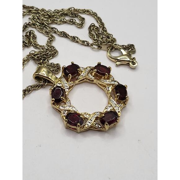 Gold tone wreath pendant necklace red glass stones rhinestone accents - Picture 4 of 9